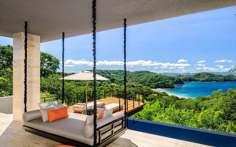 tessera-entuposiaka-airbnb-luxe-se-olo-ton-kosmo