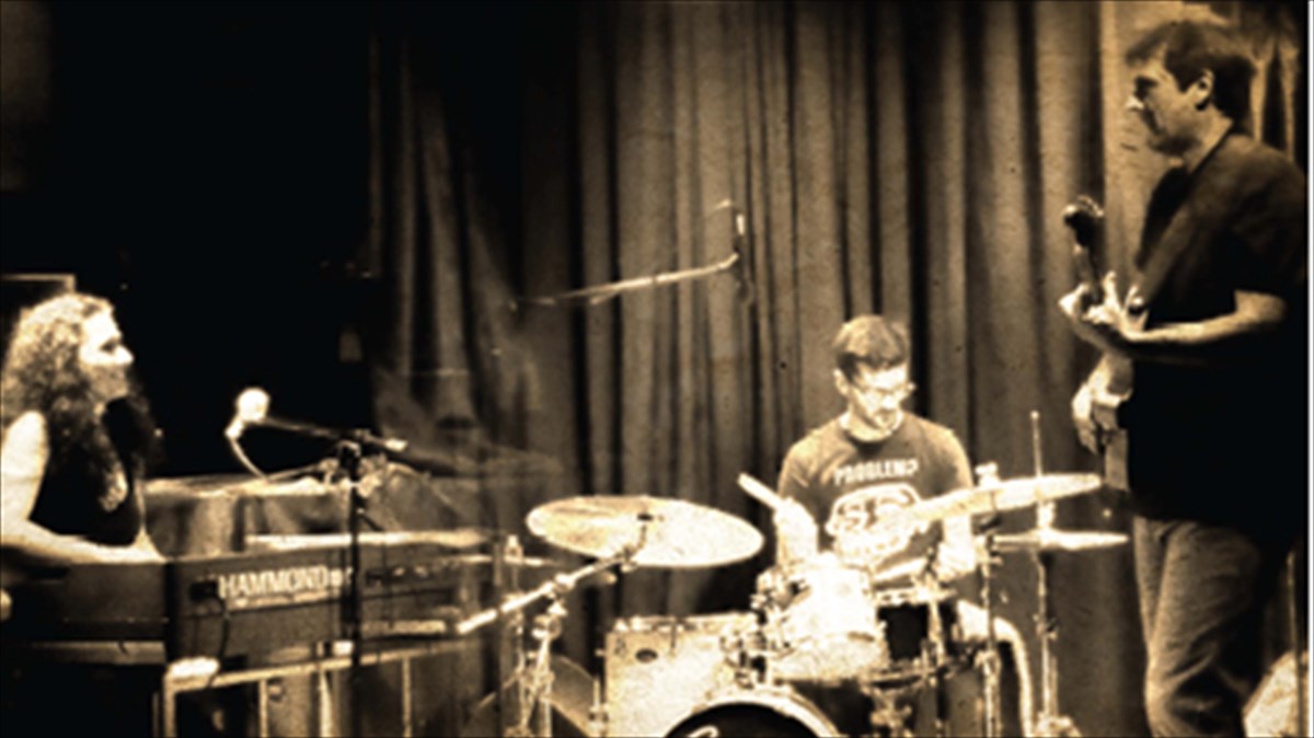 Jazz-mousiki-soupa-ston-kipo-tou-nomismatikou-mouseiou