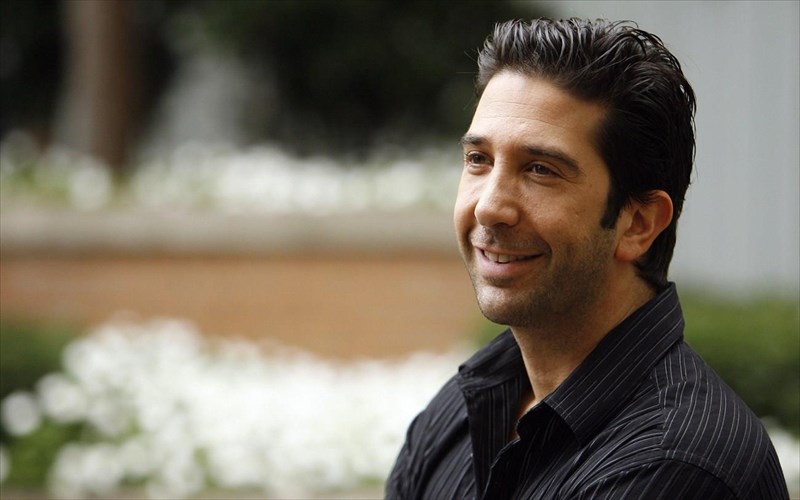 ti-apopsi-exei-o-david-schwimmer-gia-ena-reunion-me-ta-filarakia-tou-central-perk-david-schwimmer-gia-ena-reunion-me-ta-filarakia-tou-central-perk