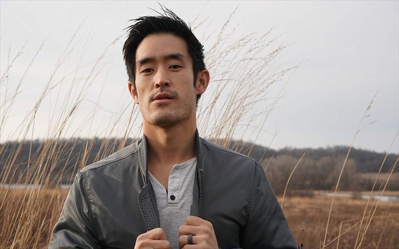 dixasmenos-o-mike-moh-gia-tin-ermineia-tou-os-bruce-lee-sto-kapote-sto-xolugount-mike-moh-gia-tin-ermineia-tou-os-bruce-lee-sto-kapote-sto-xolugount