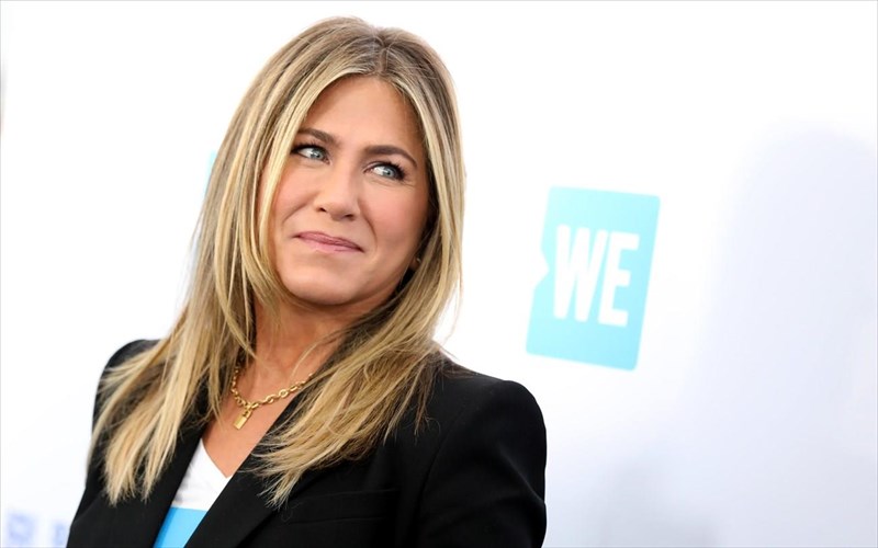 i-Jennifer-aniston-brike-tin-autopepoithisi-tis-sta-filarakia