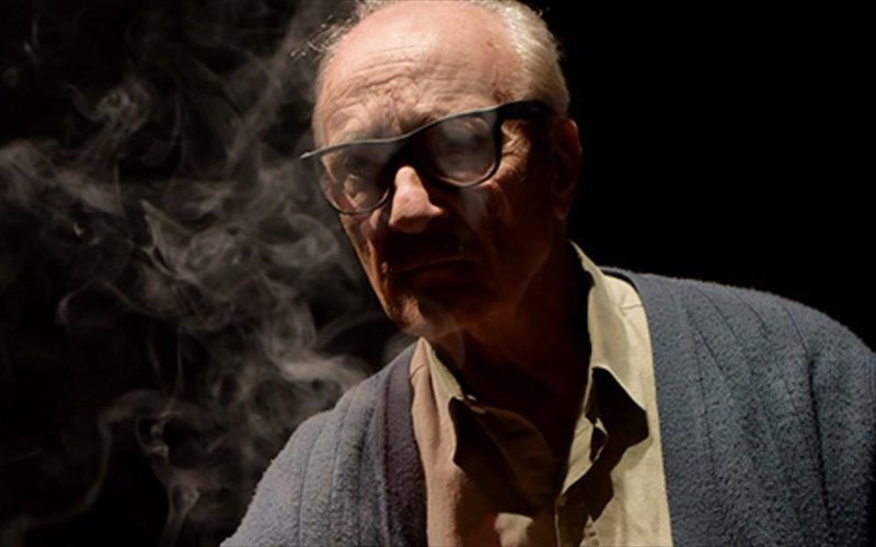 o-markos-bambakaris-thanasis-papageorgiou-sto-dimotiko-theatro-peiraia