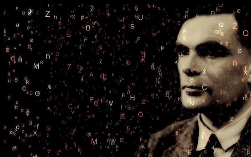 o-dimitris-komninos-skinothetei-tin-alithini-istoria-tou-alan-turing