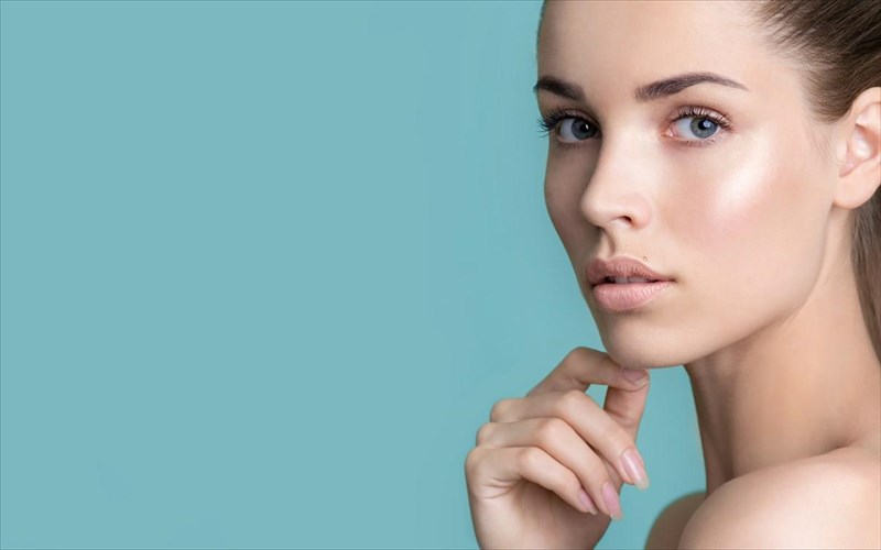 ti-apeilei-tin-epidermida-sas-to-fthinoporo