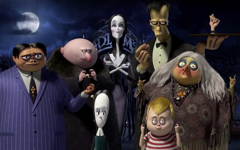 i-oikogeneia-antams-akouei-christina-aguilera-migos-kai-snoop-dogg