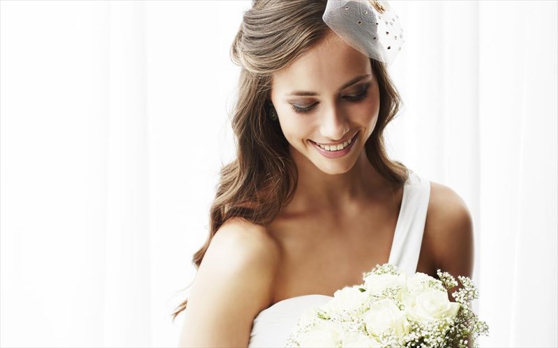 to-uperlampro-makigiaz-mias-paramuthenias-nufis