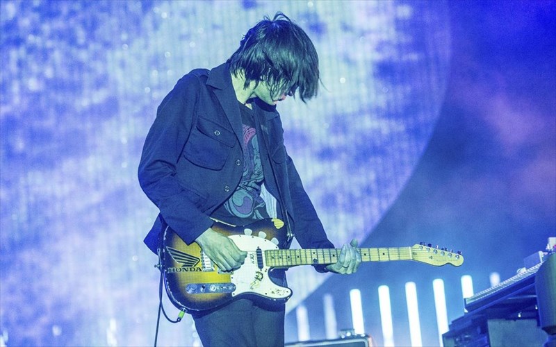 o-Jonny-greenwood-ton-radiohead-apektise-ti-diki-tou-diskografiki-etaireia