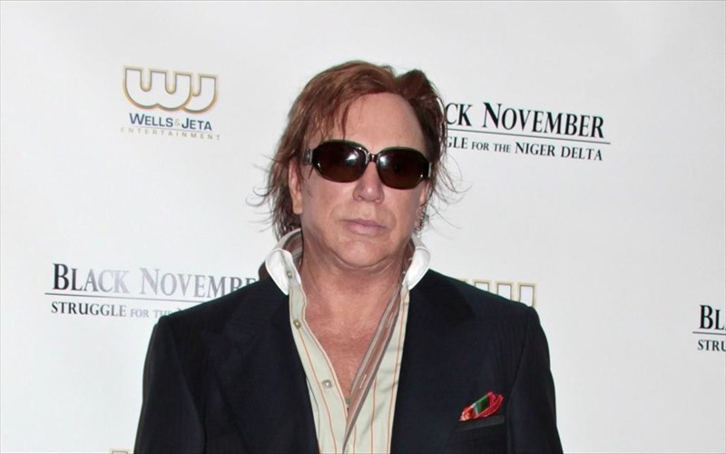 o-robert-de-niro-kai-oi-paragogoi-tou-irlandou-diapseudoun-ton-mickey-rourke