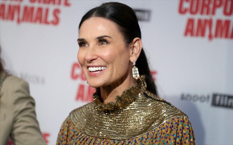 demi-moore-giati-termatise-20-xronias-nifaliotitas