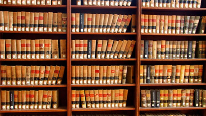 kalokairino-bazaar-bibliou-apo-ton-iano