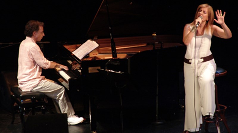 ta-prosopa-tou-erota-sto-xutirio