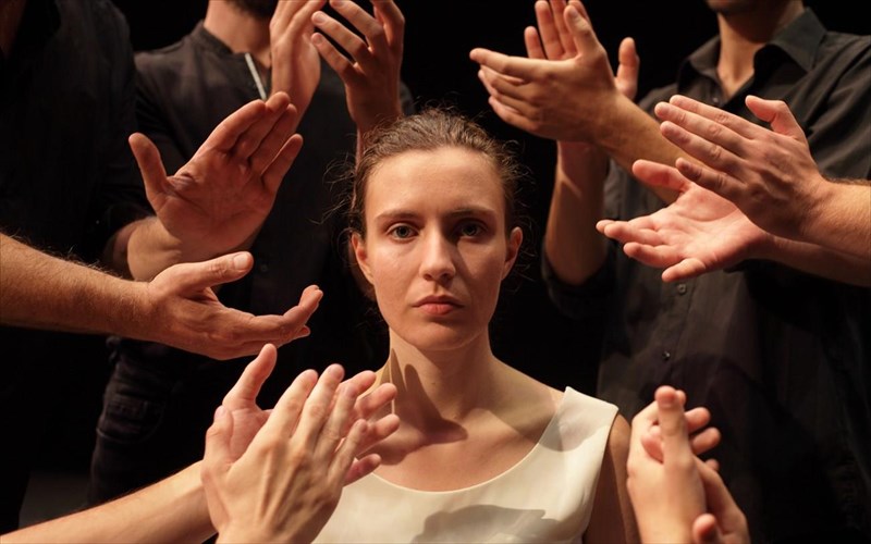 amiliti-mia-alithini-istoria-pou-sunebi-se-elliniko-xorio-tou-1850