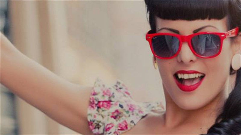 indie-pop-kai-surf-ixoi-dipla-sto-kuma