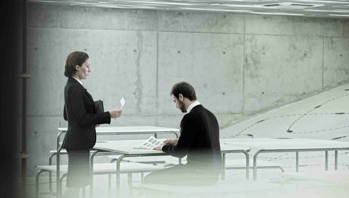 diasimoi-kallitexnes-apokaluptoun-tis-ybridikes-istories-tous