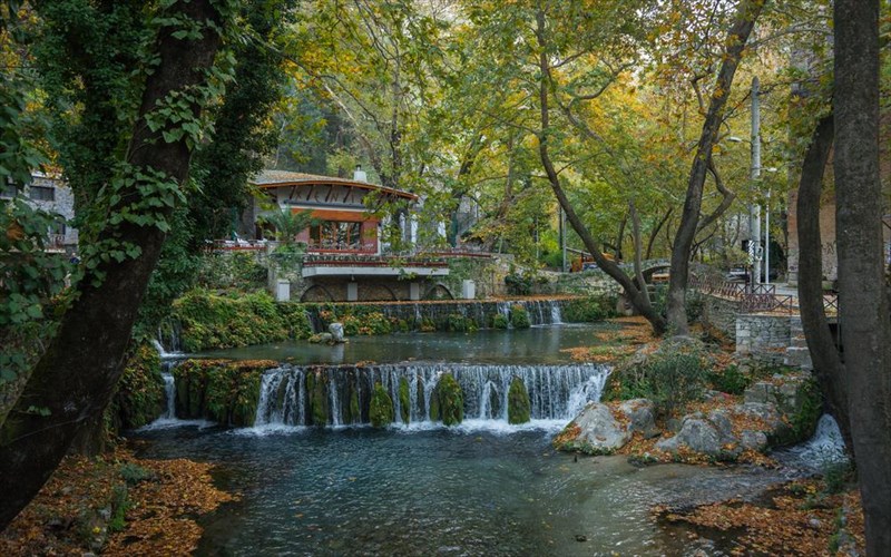 apodrasi-se-tesseris-panemorfous-proorismous-tis-stereas-elladas