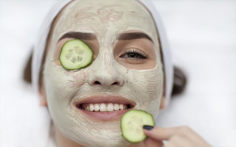 maska-threpsis-kai-enudatosis-me-alithino-giaourti