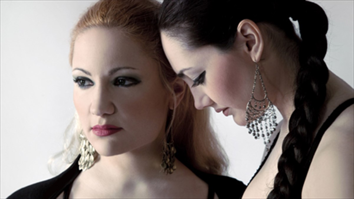 oi-magisses-epistrefoun-sto-treno