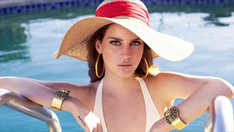 mia-bradia-dipla-sti-lana-del-ray