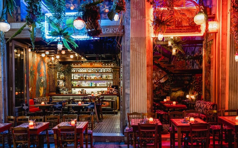 gypsy-Jungle-mia-eksotiki-zougkla-me-elliniko-sousi-sto-kentro-tis-athinas