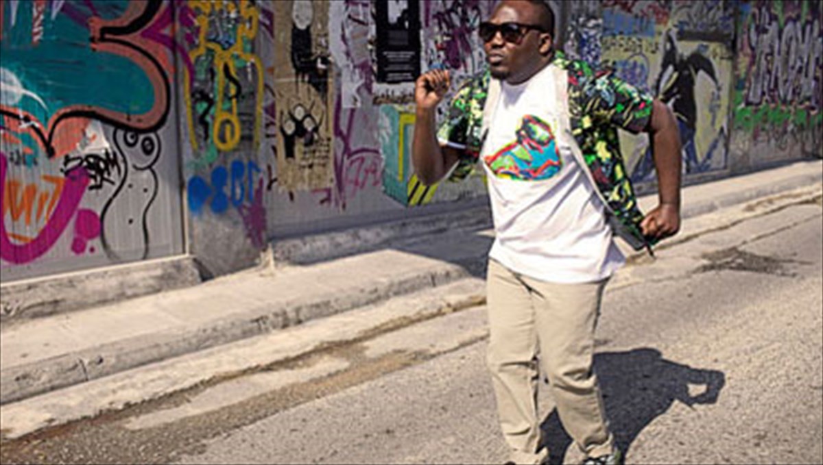 ena-anatreptiko-live-me-tarantinikes-epirroes-sto-floral