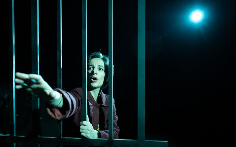 i-apagogi-tis-tasoulas-erotas-apo-alli-epoxi-sto-theatro-stathmos