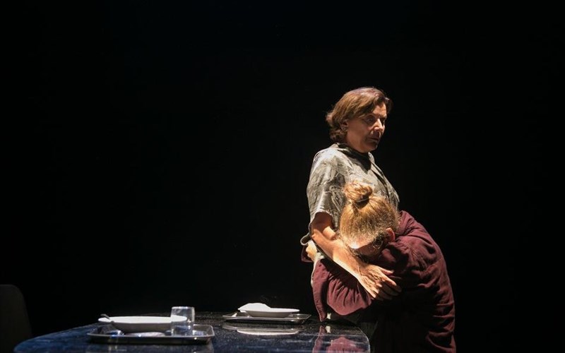 oloi-oi-glaroi-odigoun-sto-koun