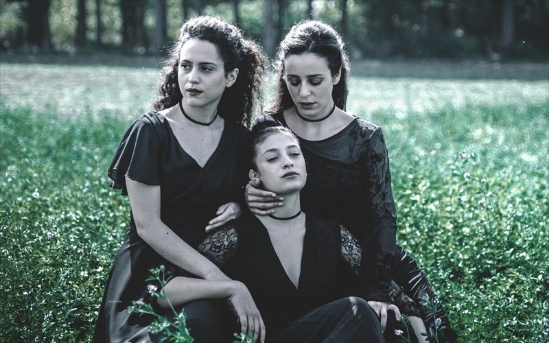 erxontai-oi-kata-tsezaris-gkraouzinis-treis-adelfes