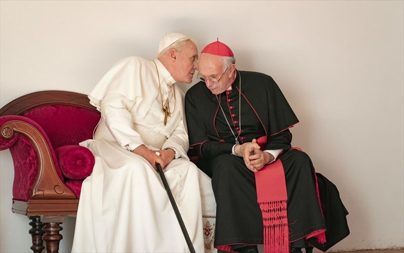 anthony-hopkins-kai-Jonathan-pryce-einai-duo-papes-se-krisi