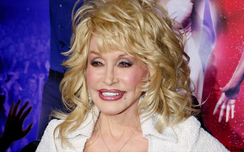 i-zoi-tis-dolly-parton-mesa-apo-to-tragoudi