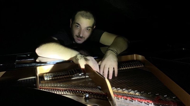 epanastasi-daimonismenoimegaloi-amartoloi-i-nea-parastasi-tou-konstantinou-xatzi