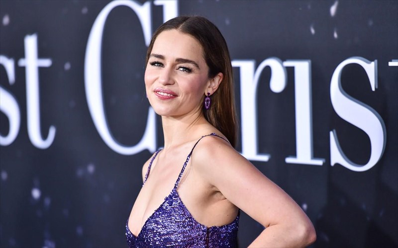 i-emilia-clarke-thelei-na-ginei-i-proti-gunaika-James-bond-proti-gunaika-James-bond