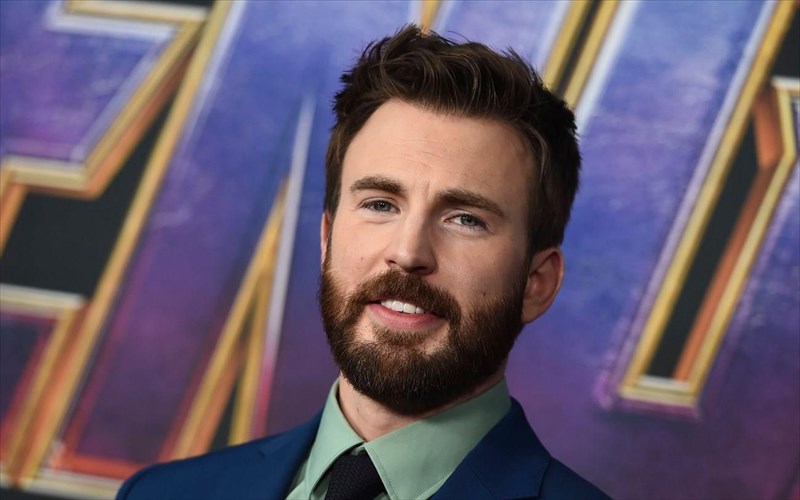 anoixto-parathuro-epistrofis-tou-chris-evans-os-captain-america