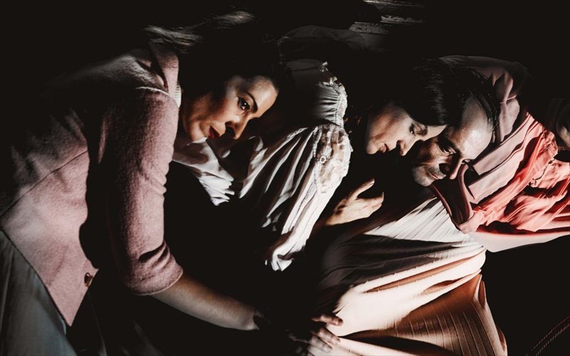 oi-treis-adelfes-tou-dimitri-karantza-einai-etoimes-kai-i-propolisi-ksekina-propolisi-ksekina