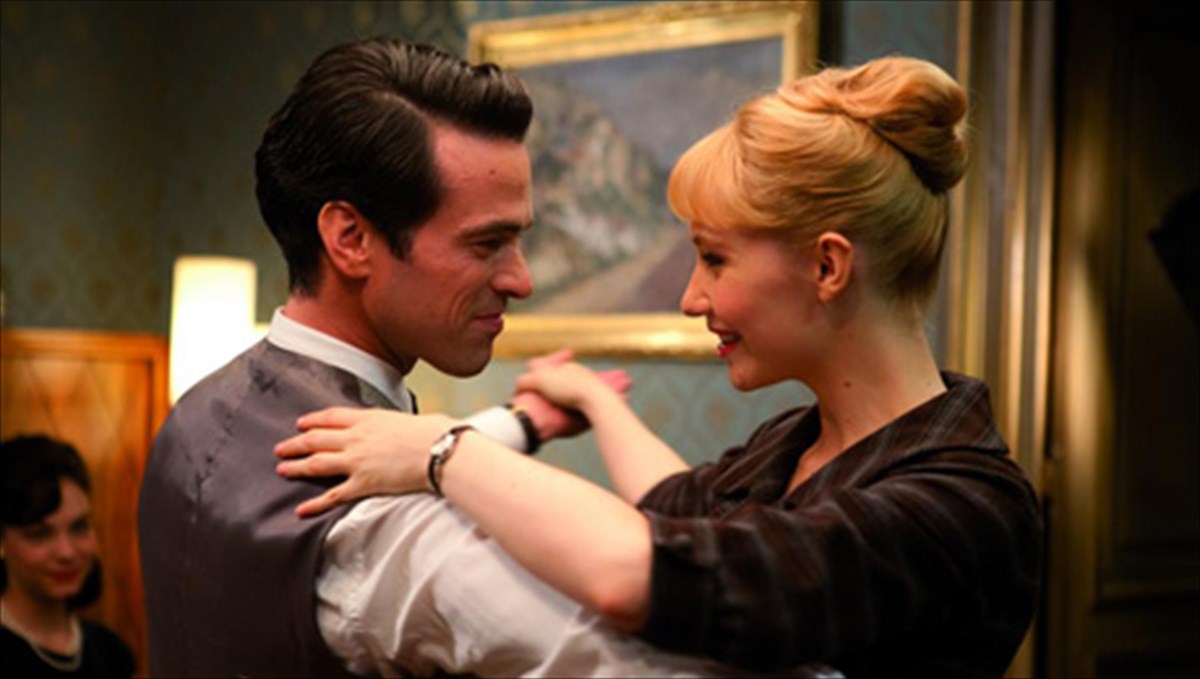 gallikos-erotismos-se-retro-kadro