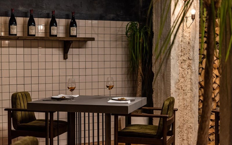 ta-taste-dining-experiences-katebainoun-sto-mustiko-upogeio-tou-fbk