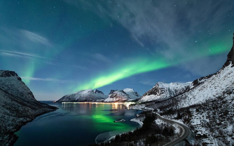 eksi-topothesies-pou-moiazoun-san-epistimoniki-fantasia