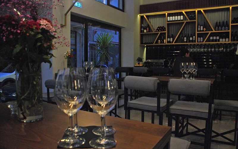 to-bobo-sunduazei-mpergker-me-krasi