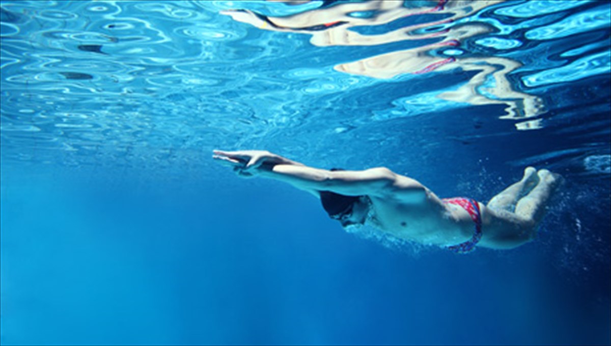 kolumpontas-me-tous-iroes-tou-tzon-tsiber