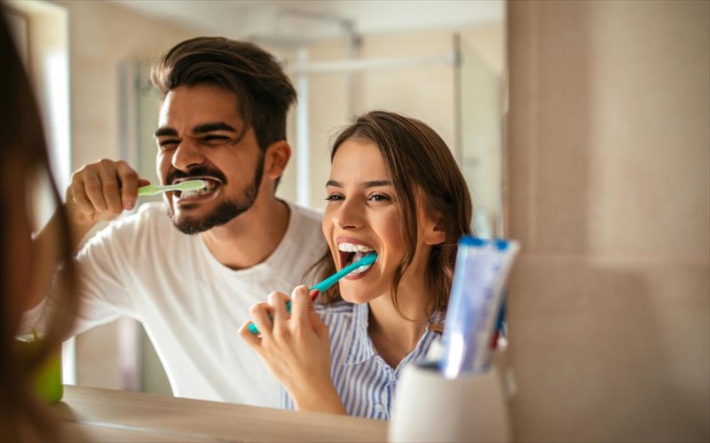 pote-mia-odontokrema-mporei-na-sas-xarisei-alithina-ena-ololeuko-xamogelo