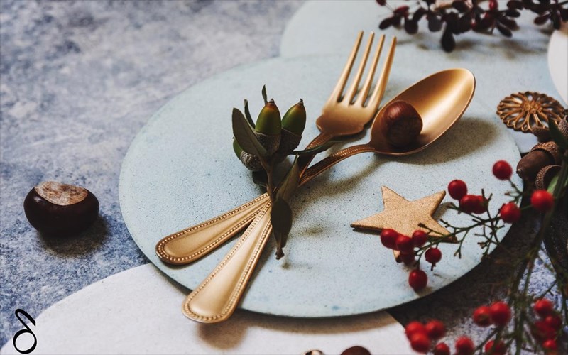 to-delta-restaurant-mpainei-se-xristougenniatiki-troxia