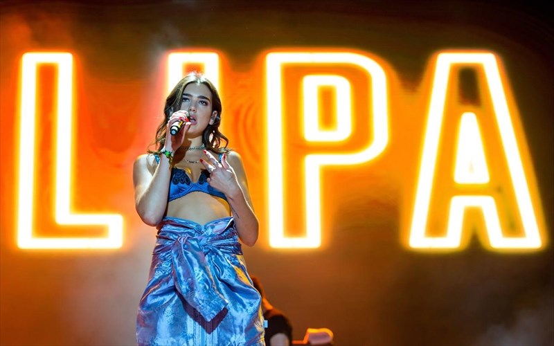 giati-diegrapse-i-dua-lipa-oles-tis-fotografies-apo-to-instagram-dua-lipa-oles-tis-fotografies-apo-to-instagram
