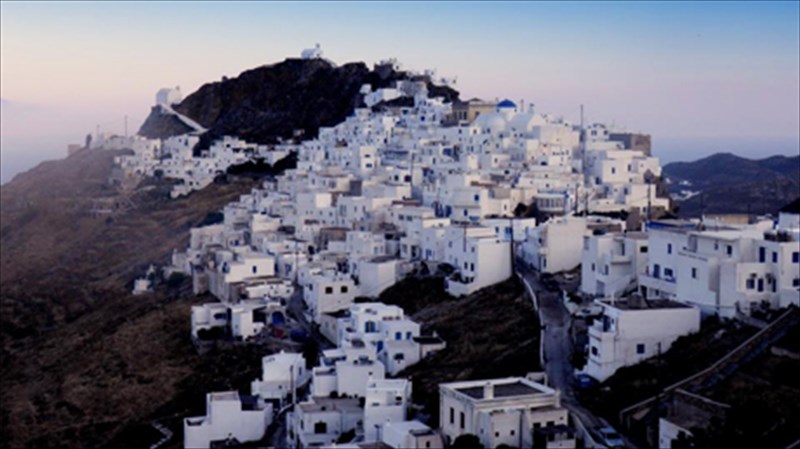 to-festibal-serifou-anoigei-tis-pules-tou