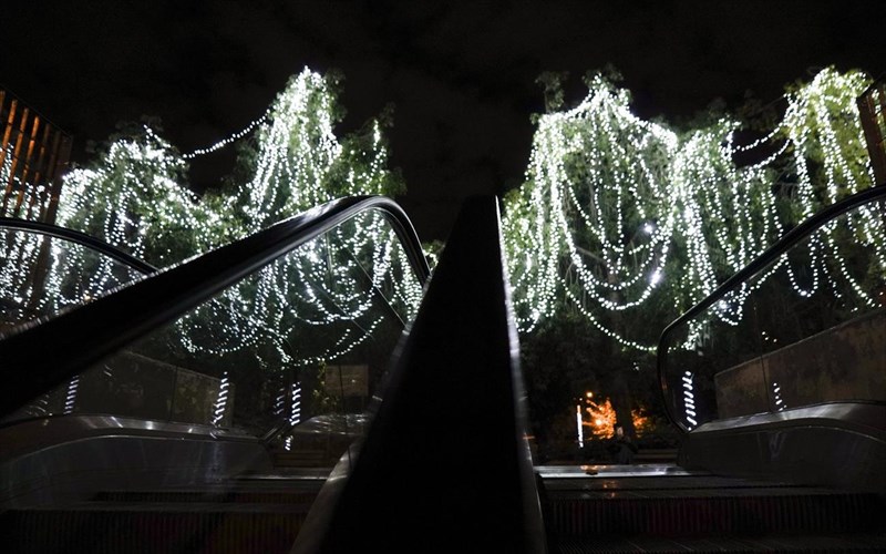 i-athina-lampei-oso-pote