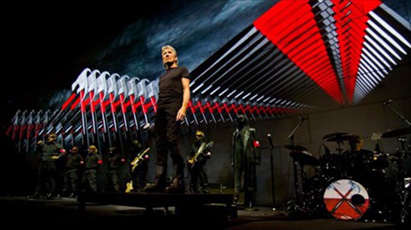 o-roger-waters-epistrefei-me-to-the-wall-sto-oaka