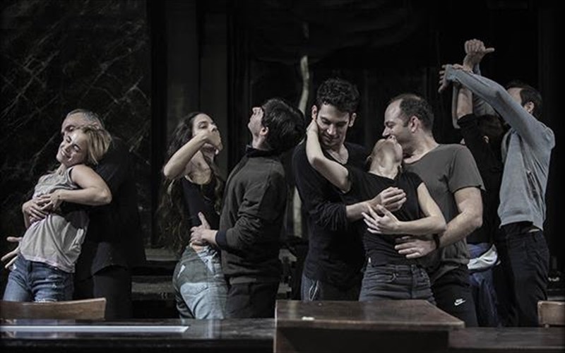 i-nea-parastasi-tou-dimitri-tarloou-einai-empneusmeni-apo-poiima-tou-andrea-empeirikou