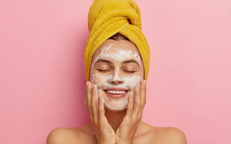 mantepste-poio-einai-to-kalutero-sapouni-gia-to-derma-sas