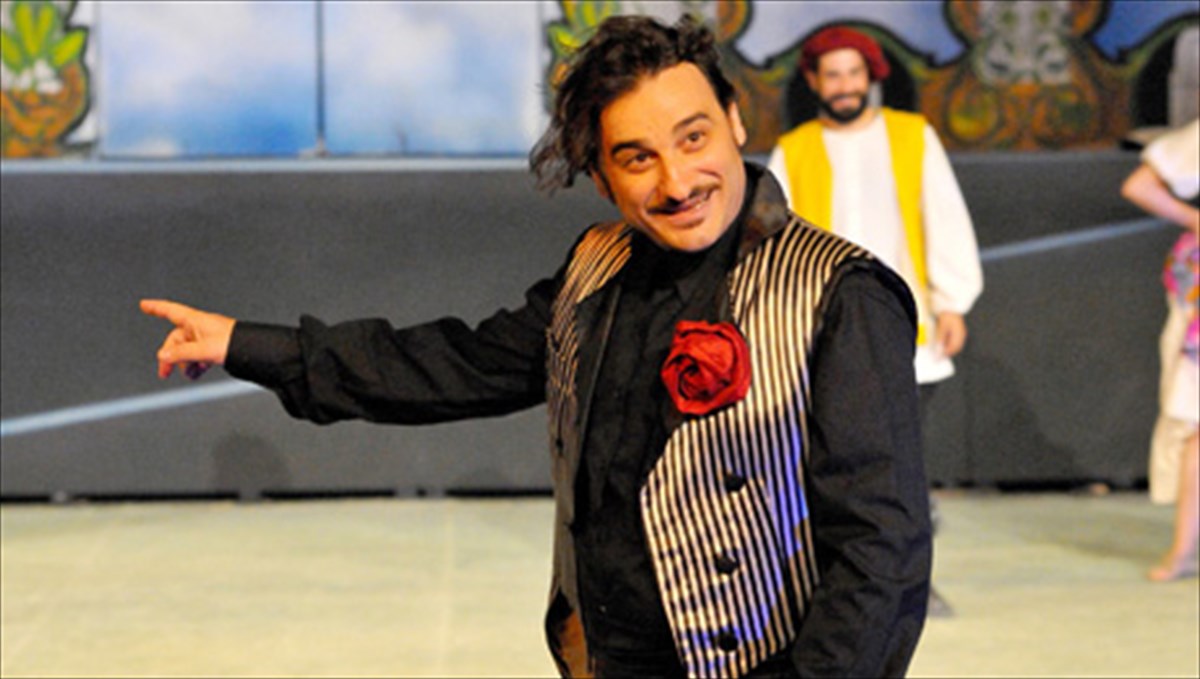 aristofaniki-eirini-se-athinaiko-edafos