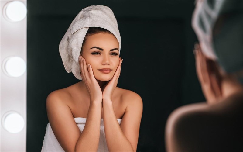 sumboules-dermatologon-gia-tin-epibradunsi-tis-giransis-ana-ilikia