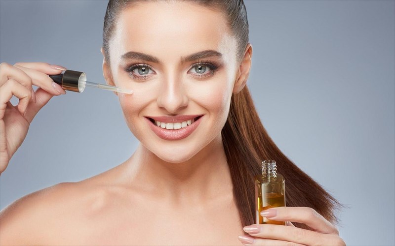 ladia-enantion-kremas-i-megali-maxi-uper-tis-enudatosis-megali-maxi-uper-tis-enudatosis