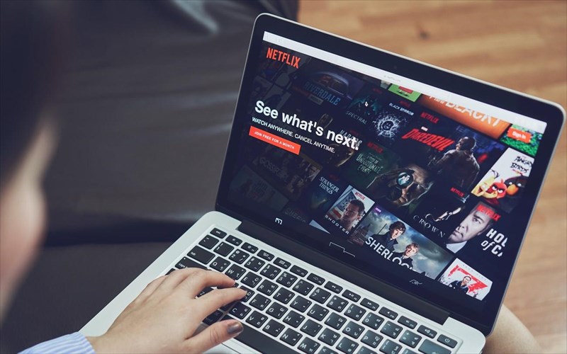 kombiki-xronia-to-2020-gia-to-netflix